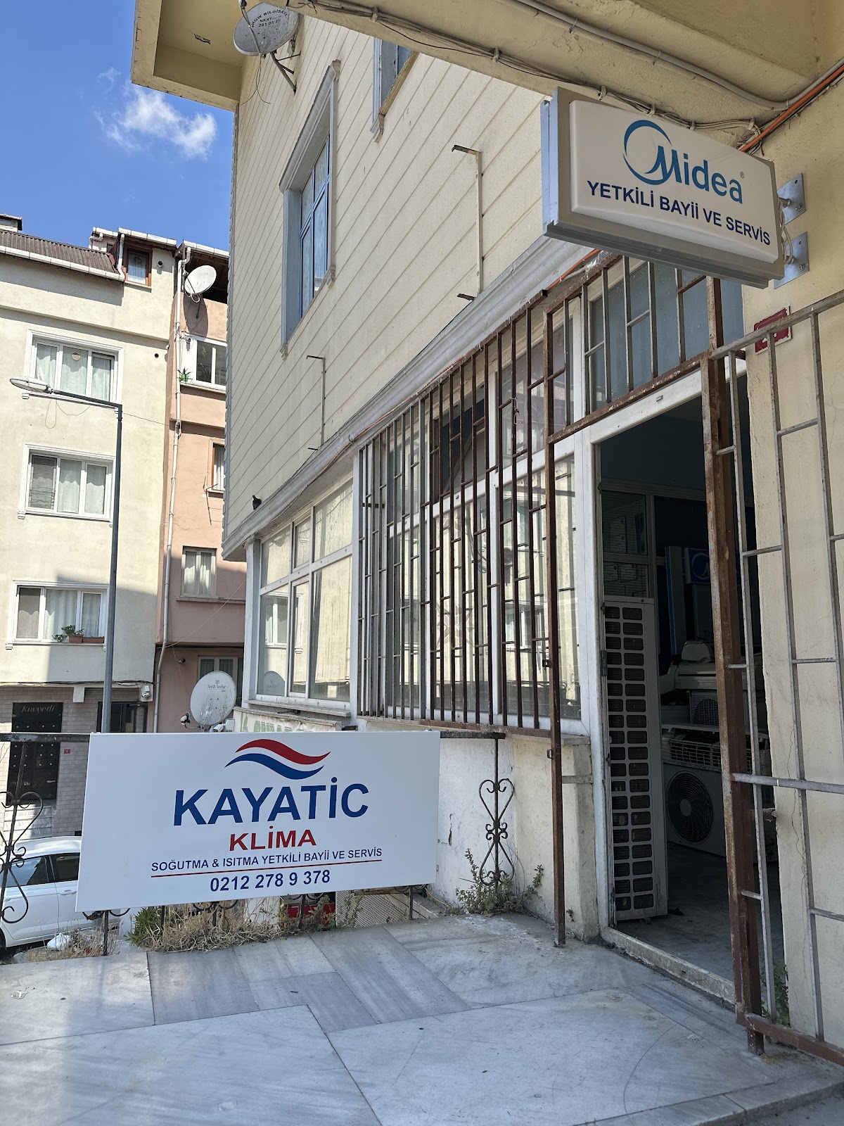 Kağıthane’deki Midea Klima Servis mağazasının dış cephesi